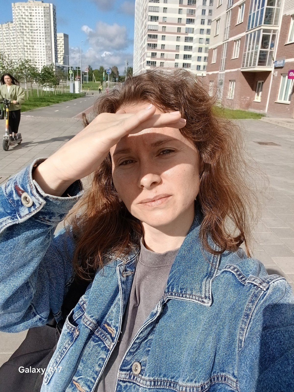 Everyday family moments captured across Yekaterinburg in six minutes