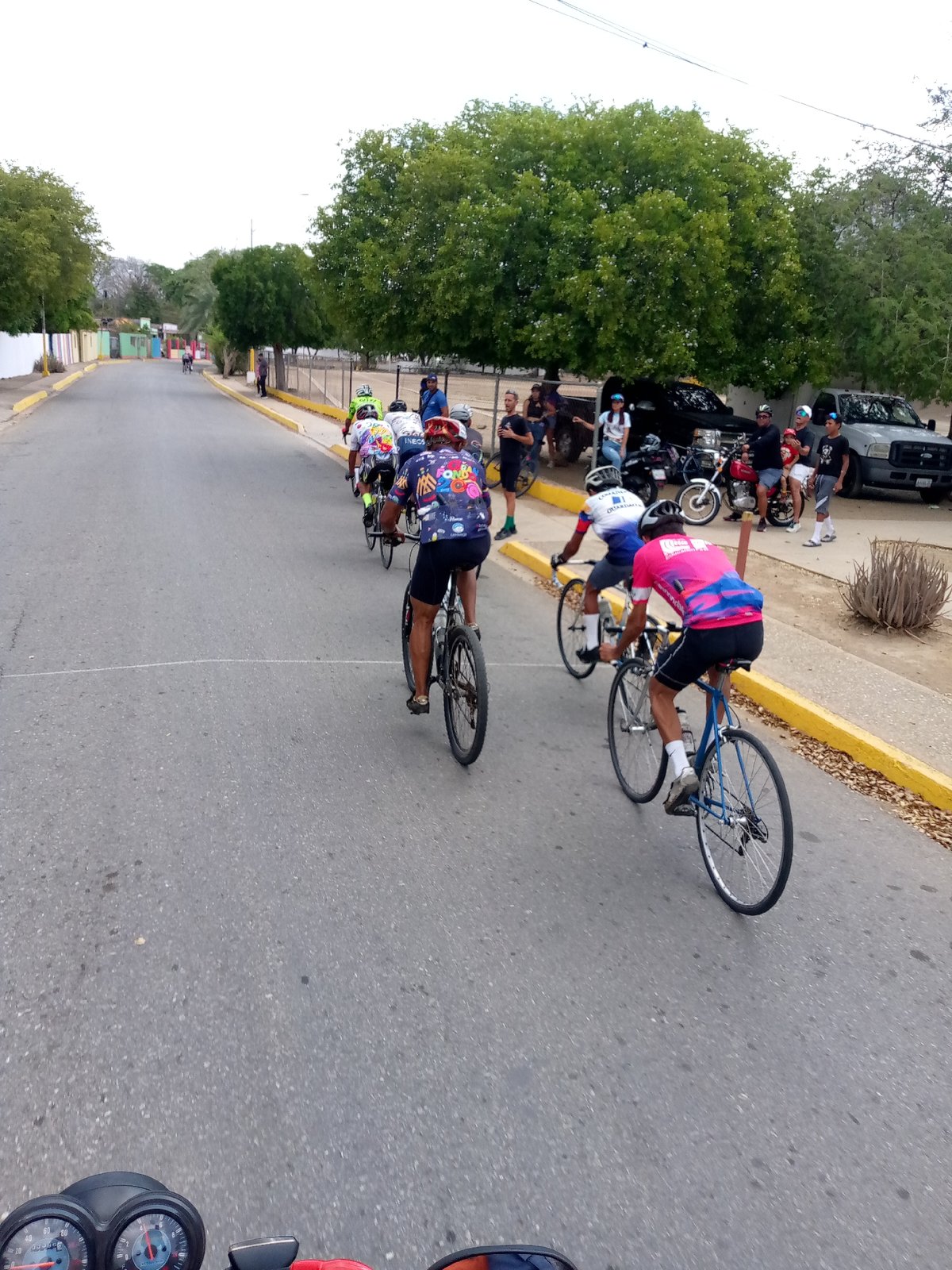 Cycling race draws spectators in Guatacaral, Venezuela