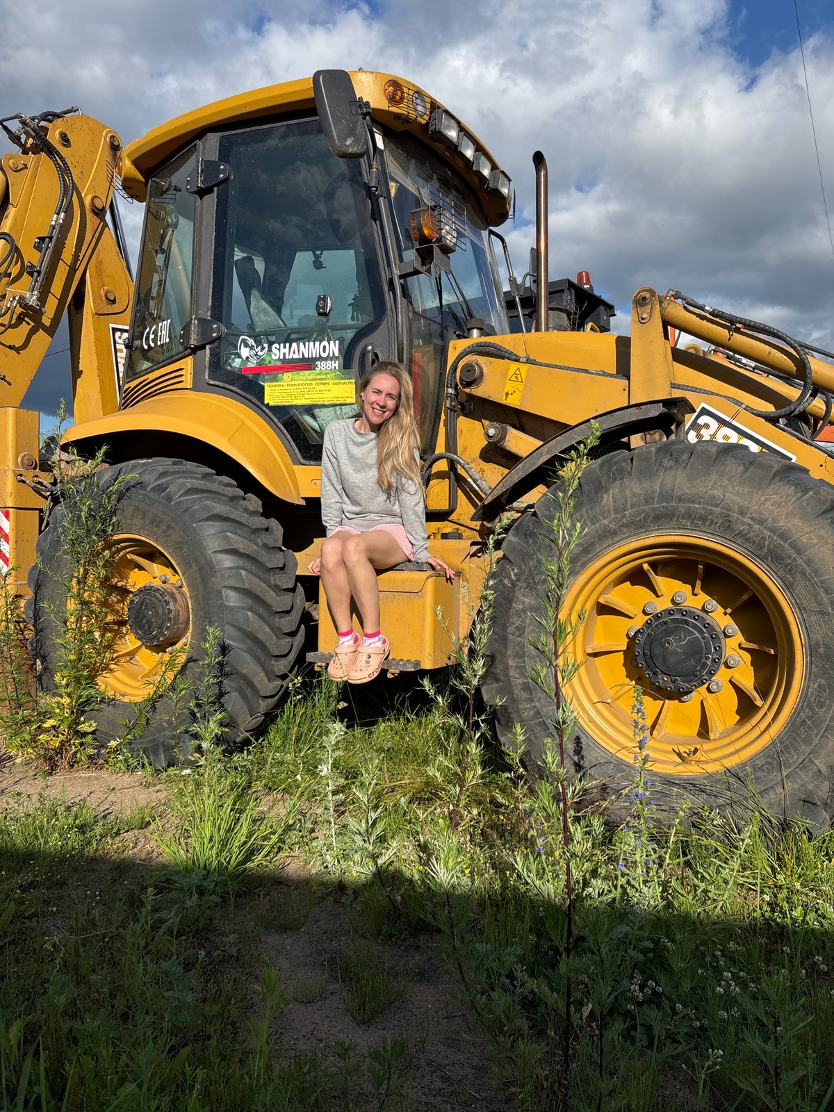 Casual summer afternoon with construction equipment and an unboxing