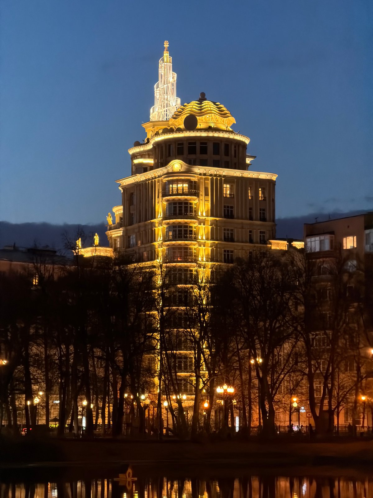 Evening architectural tour captures illuminated Moscow landmarks and streetscapes