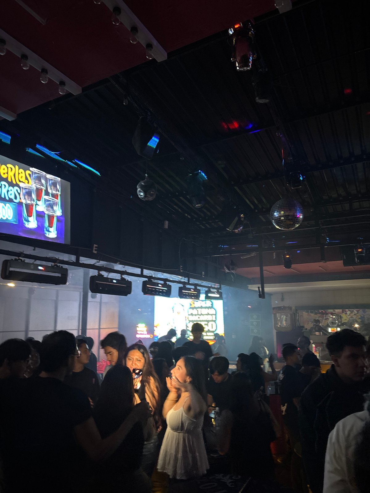 Social gathering at San Andrés Cholula bar draws crowds