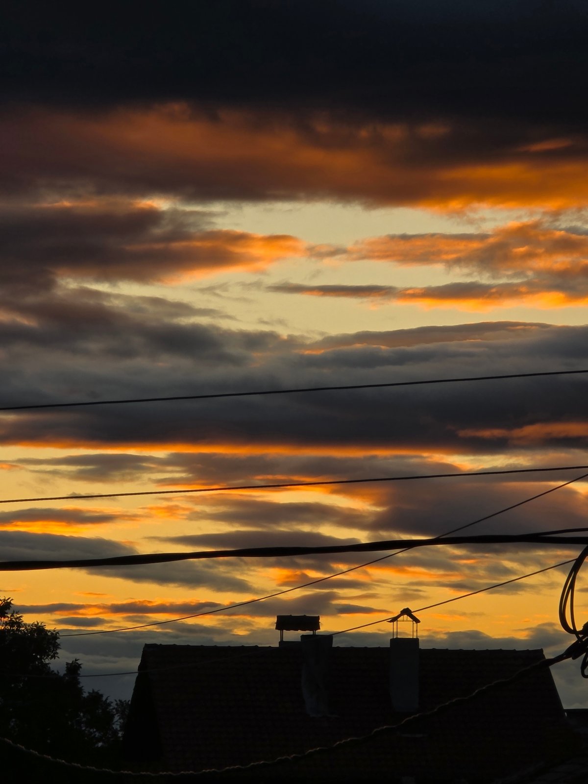 Evening sunset documented by Yagodovo resident on May 17