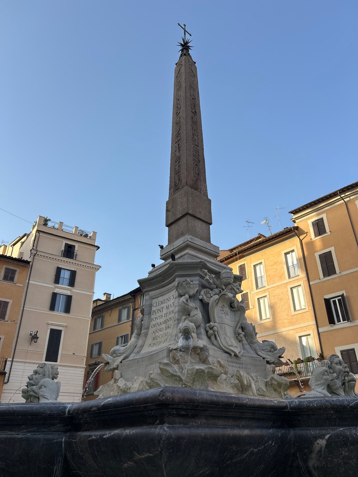 Piazza Navona and the Pantheon, up close