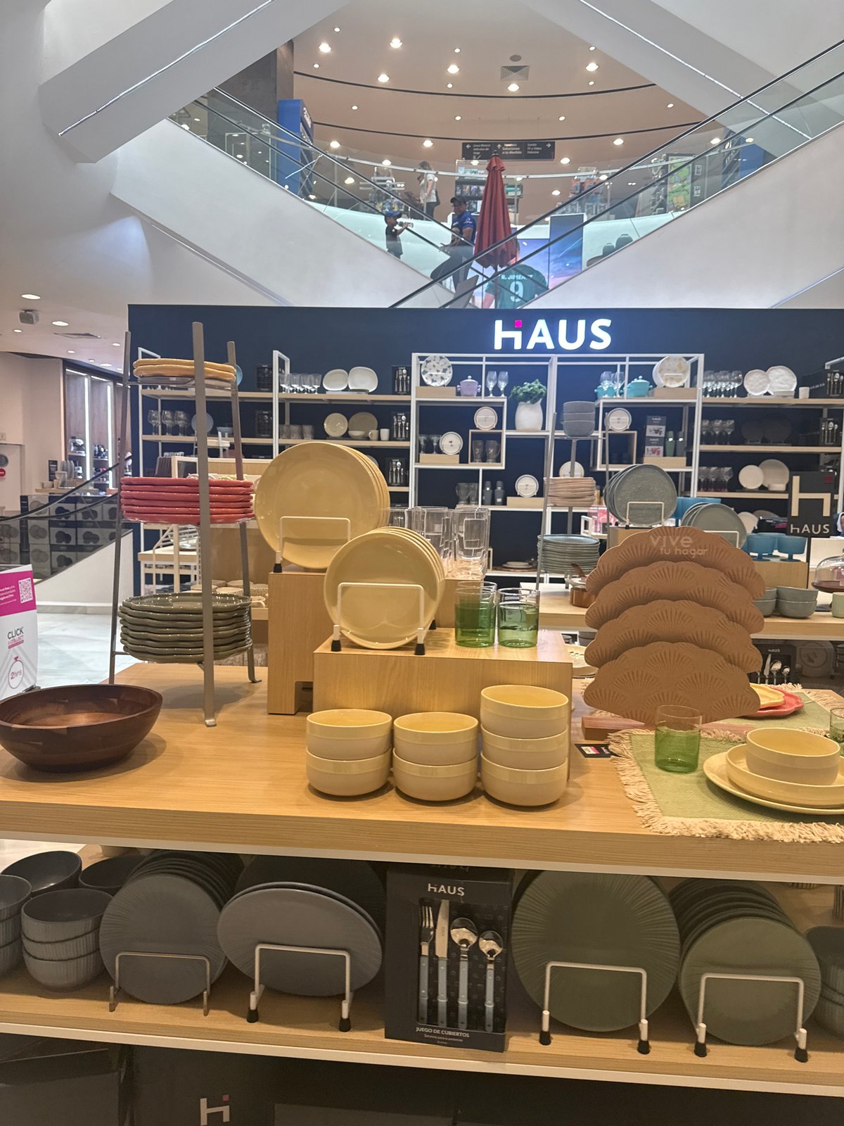 Shopping and dining tour documented across Puebla, Mexico