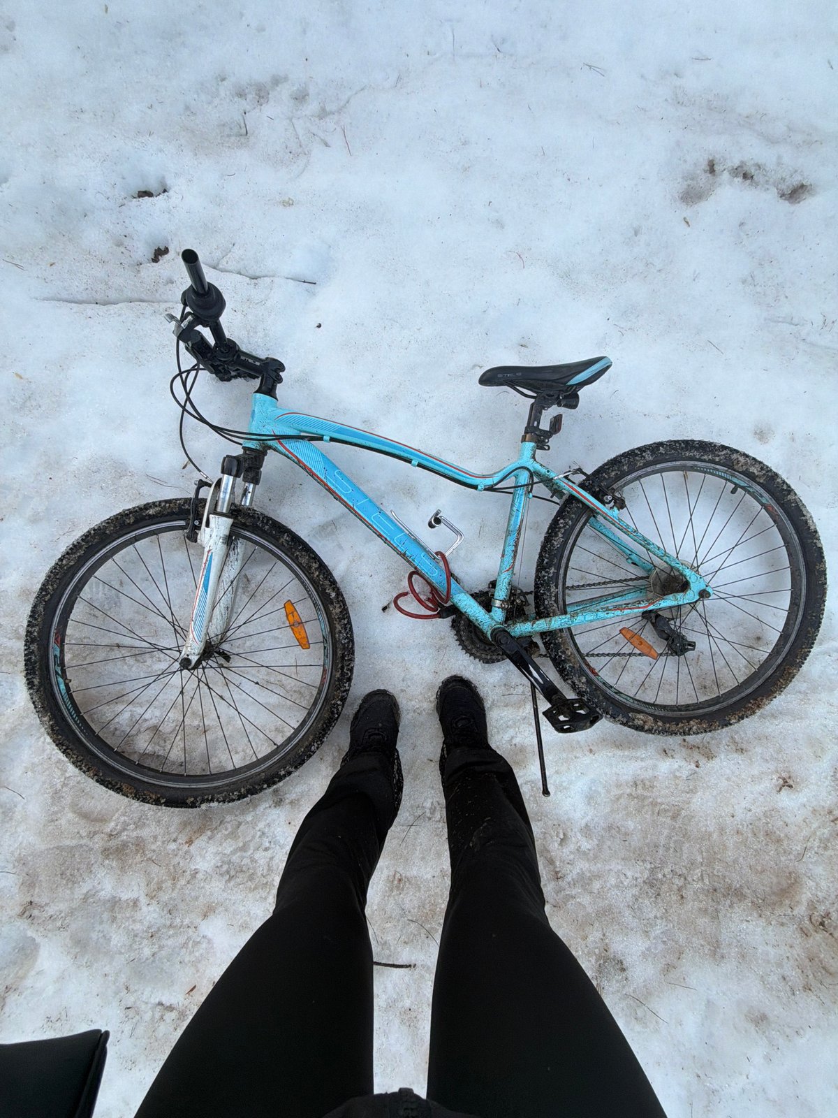 Winter cycling adventure documented in snowy Chaikovsky, Russia