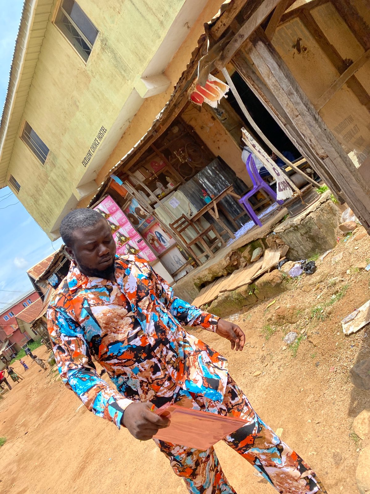 Street life and a small fashion hustle across Jos and Rafin Par
