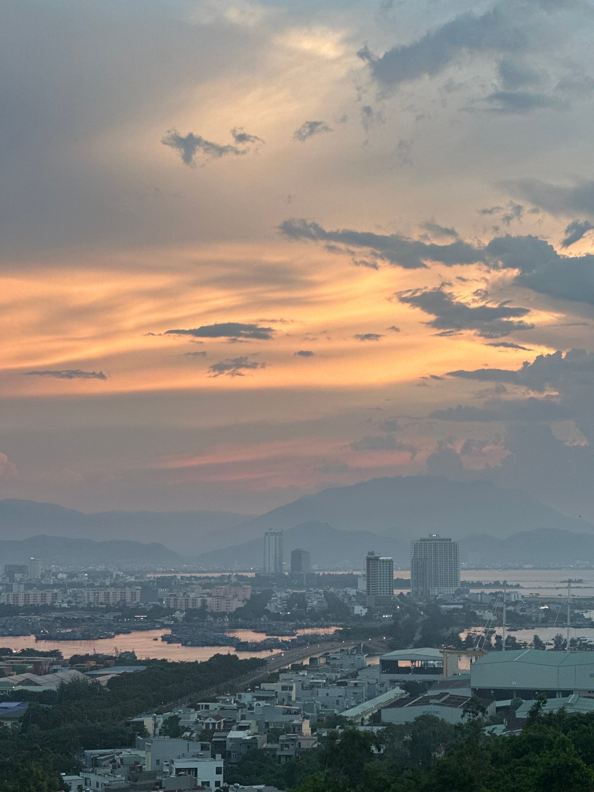 Sunset views and outdoor coding in Đà Nẵng