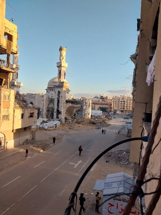 Witness documents extensive war damage across Khan Yunis cityscape