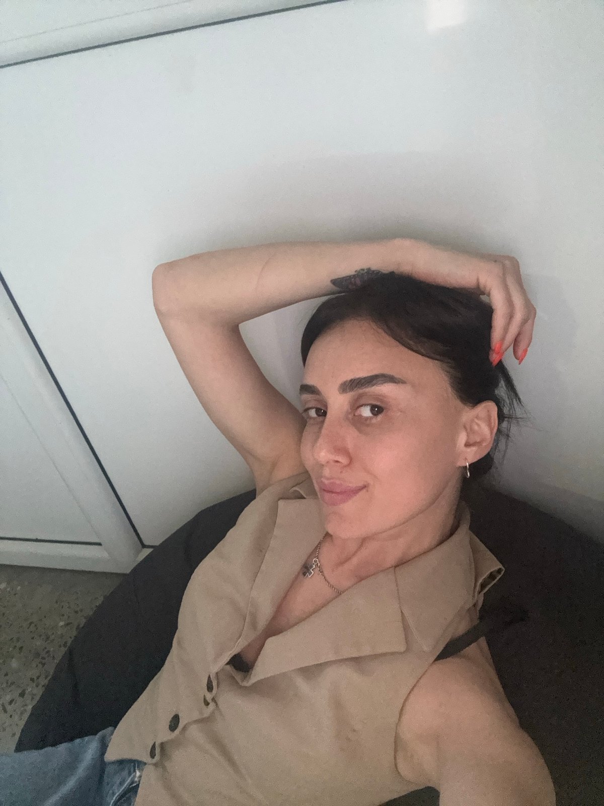 Woman documents hour-long indoor session across Tbilisi building