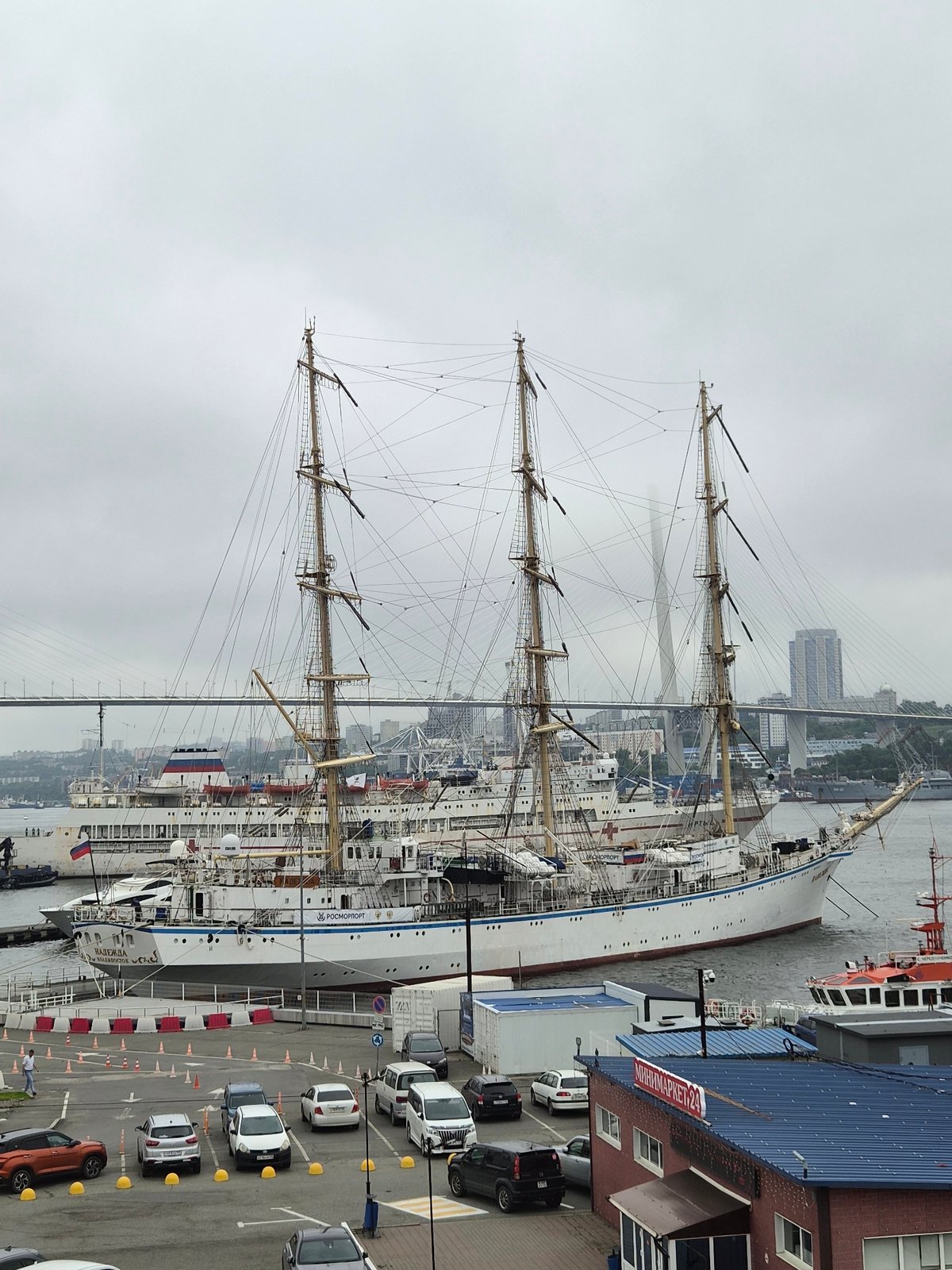 Vladivostok city center: harbor, monuments, churches, and streets
