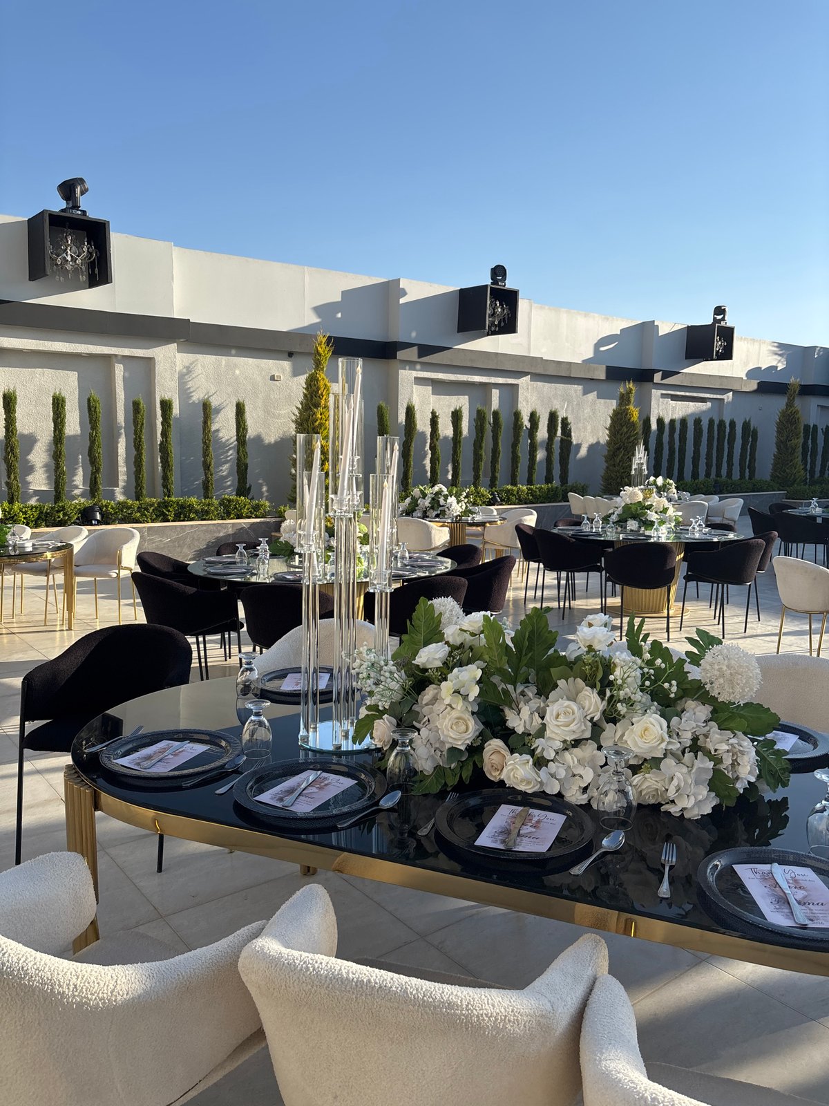 Elegant outdoor wedding reception setup in Um Rummane, Jordan