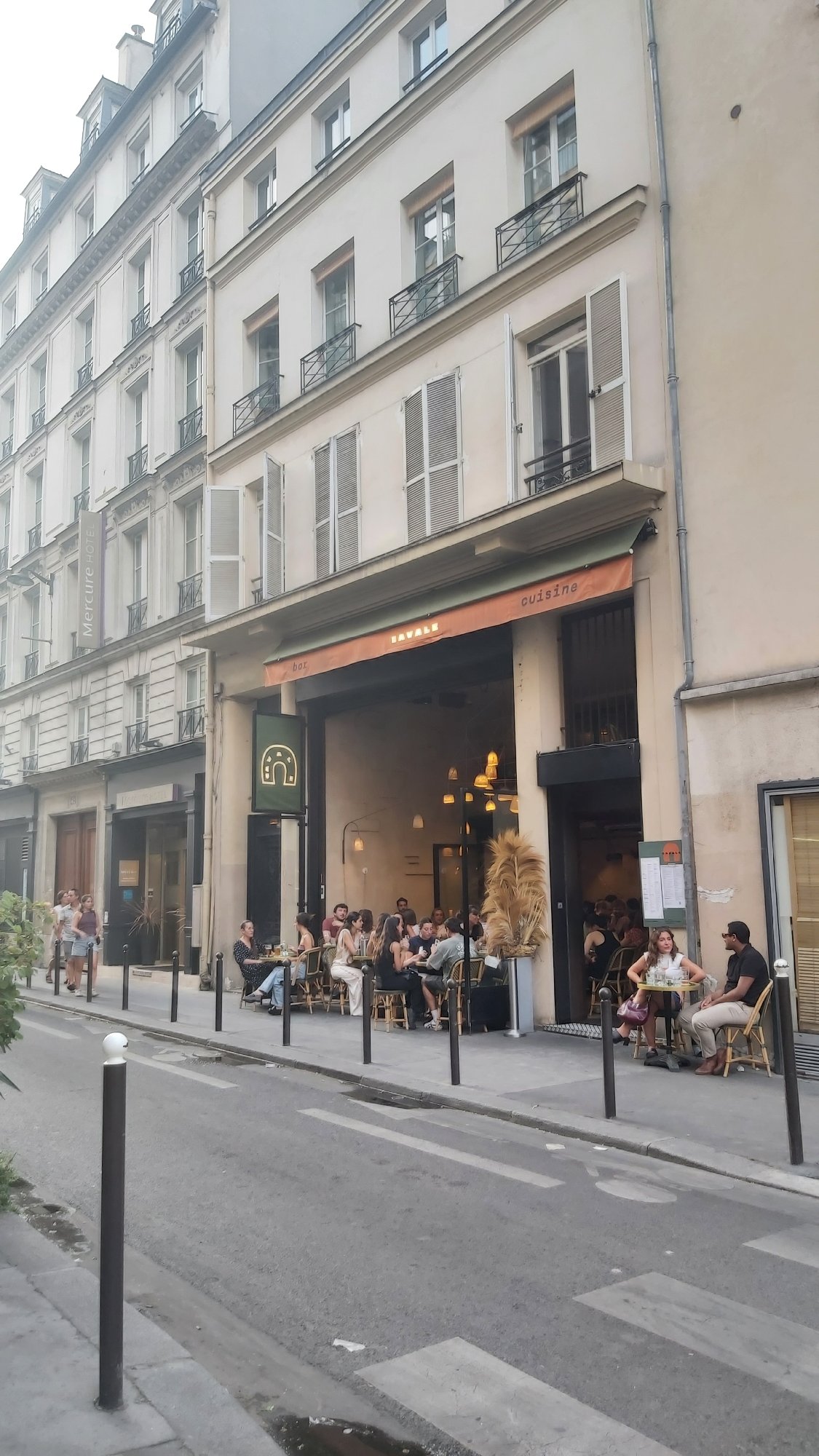 Street scenes and architecture from a Paris evening stroll