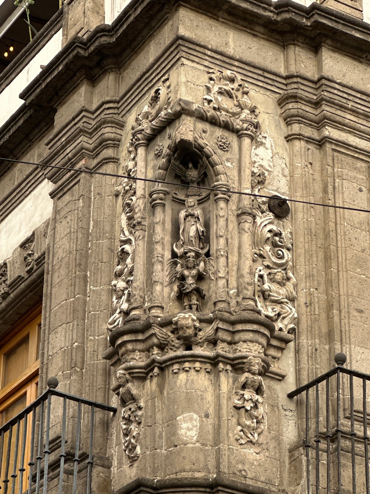 Witness documents Mexico City Metropolitan Cathedral architectural details