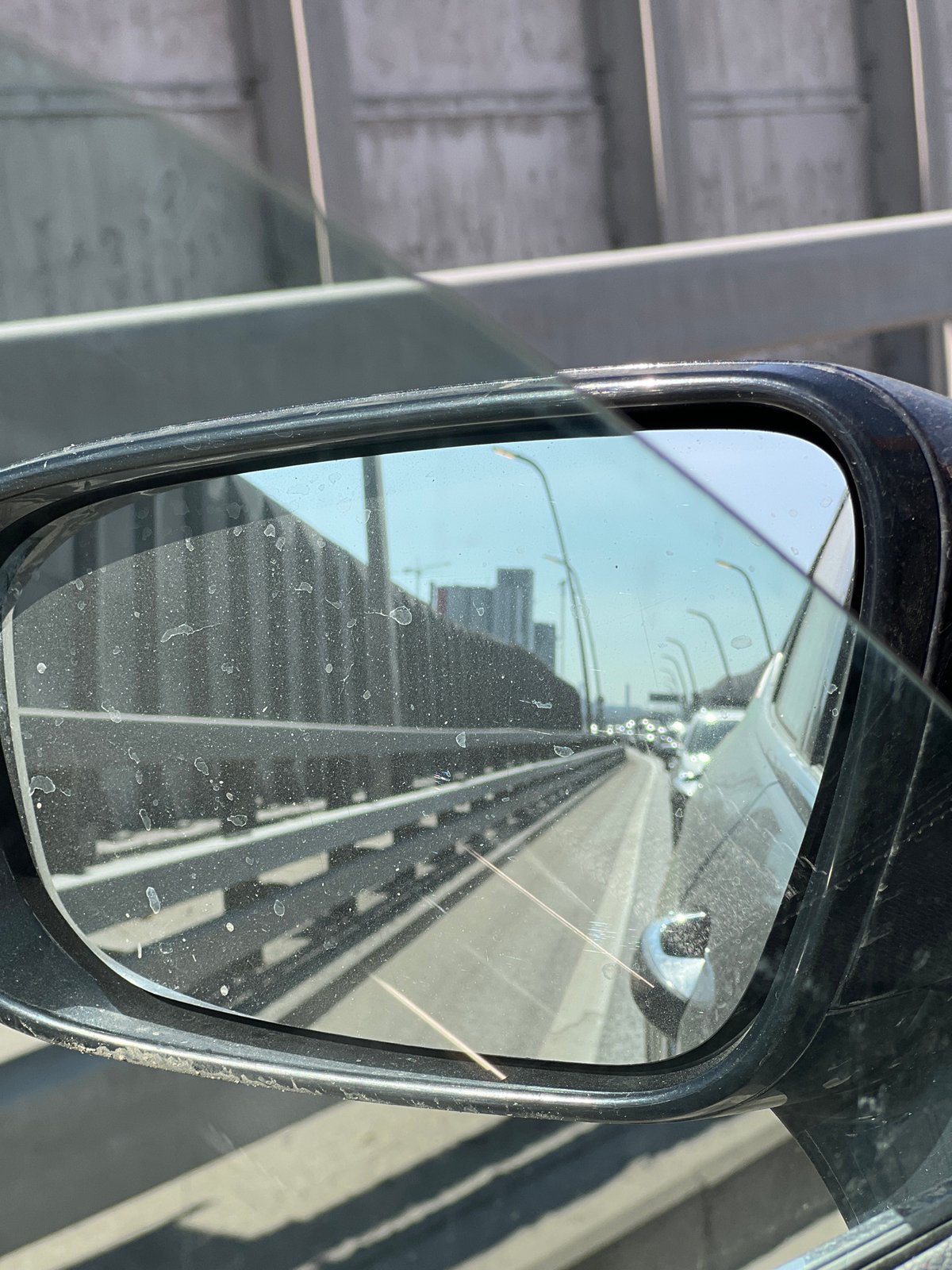 Driver documents Moscow highway journey with selfies and road views