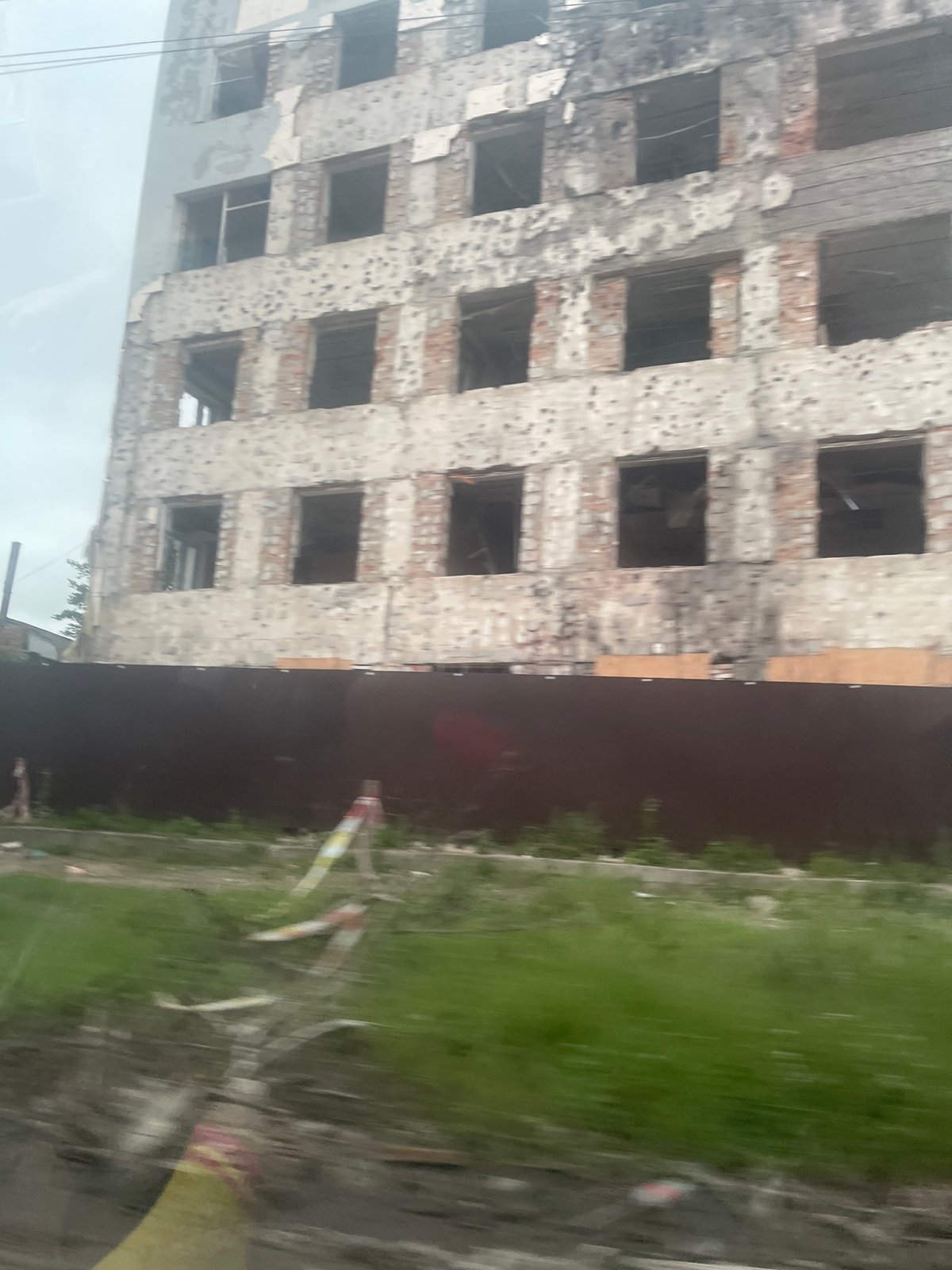 Witness documents 17-minute drive through war-torn Гожули, Ukraine