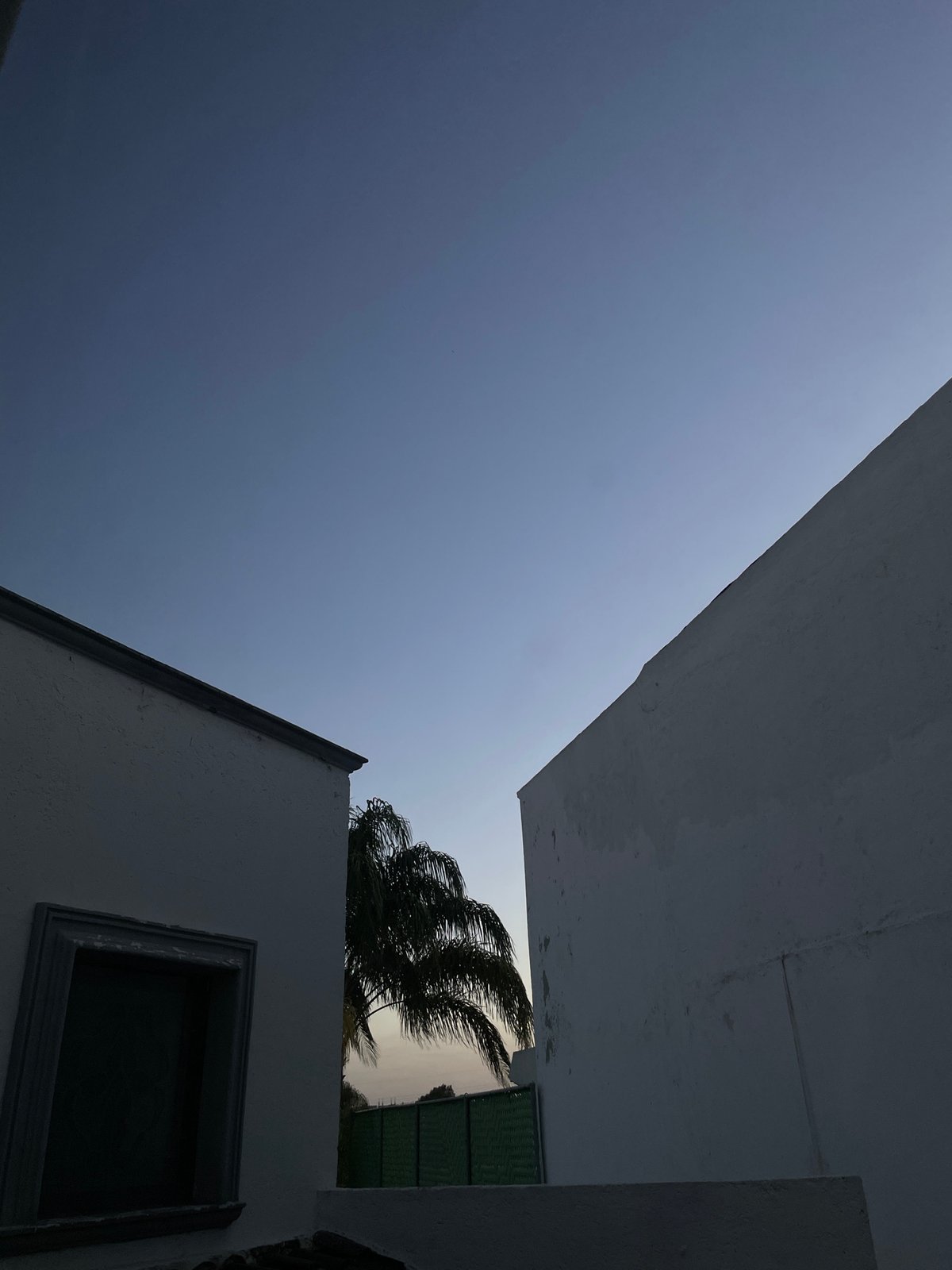 Everyday moments captured across San Bernardino Tlaxcalancingo during evening hours