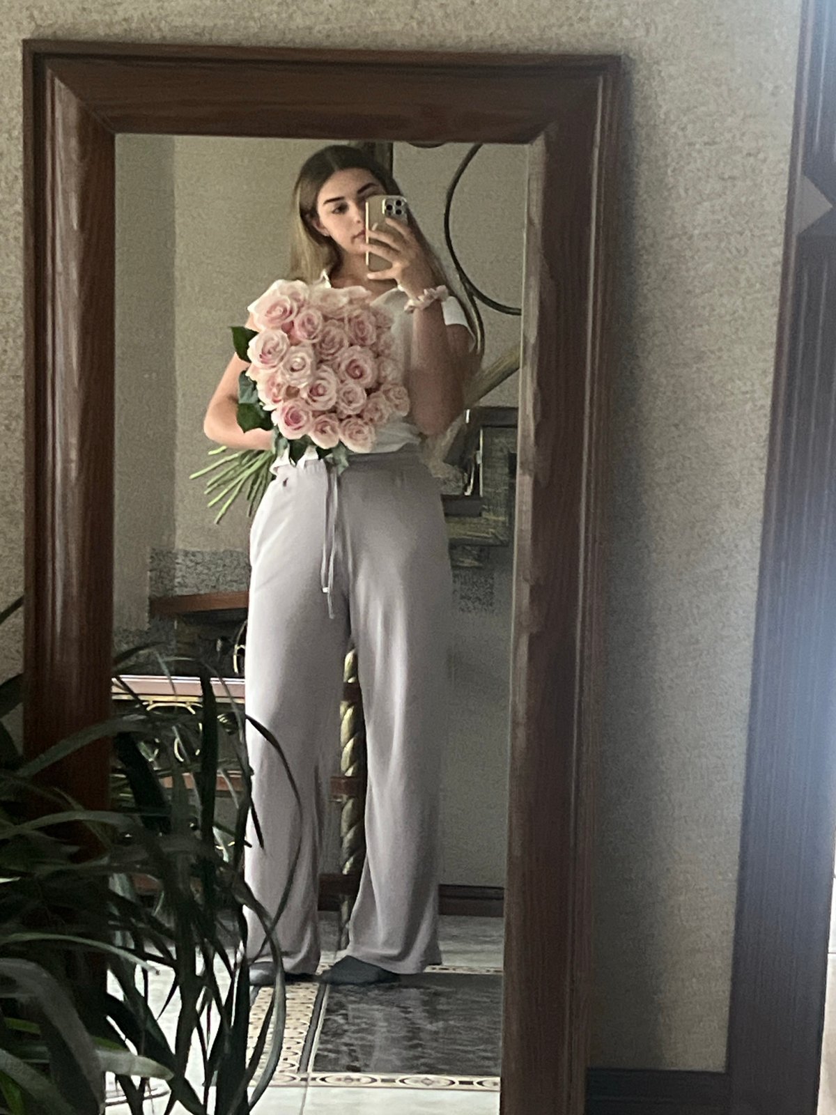 Pink roses and a summer afternoon in Ust-Chorna