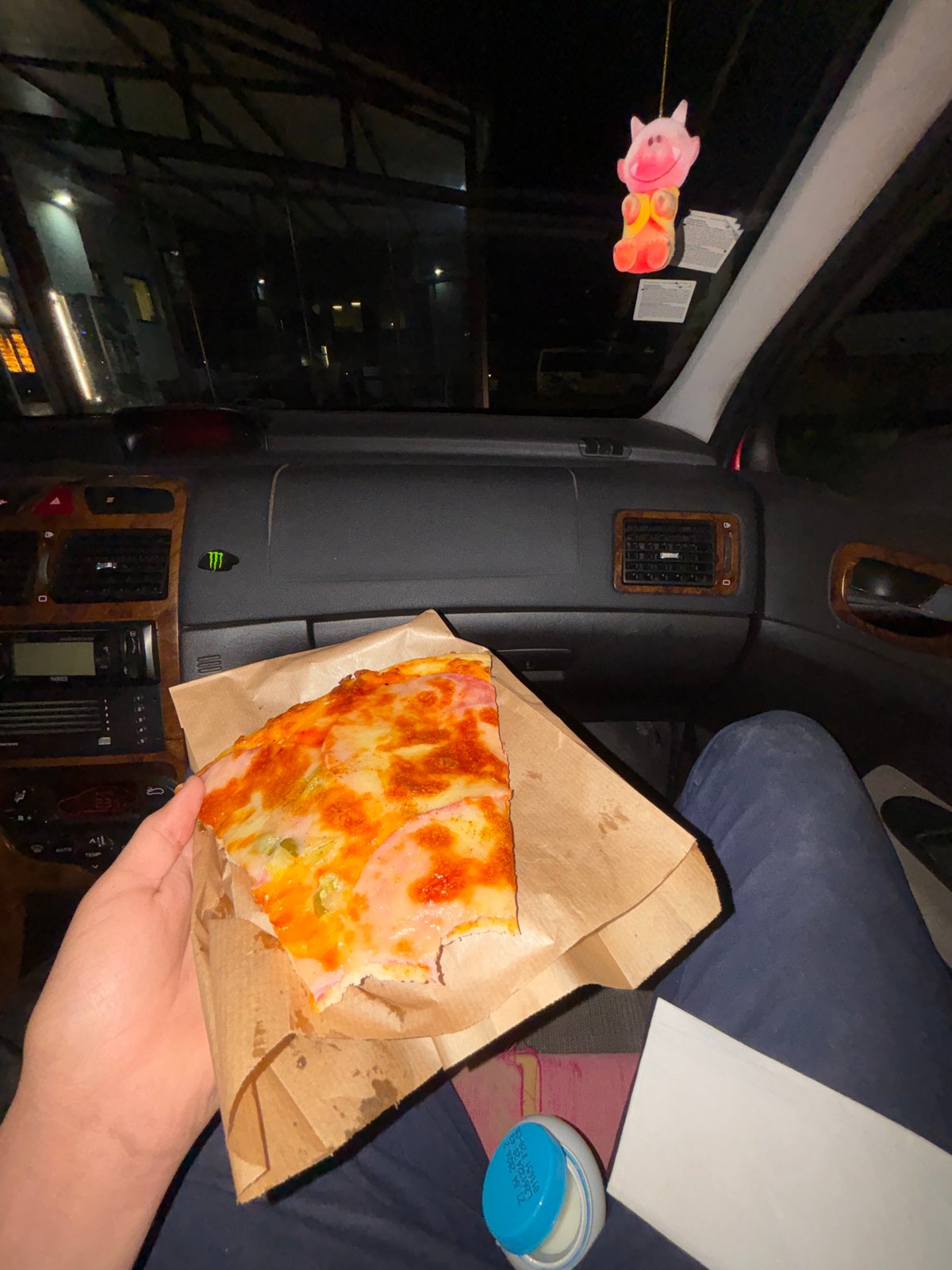 Pizza slice held in vehicle early morning hours