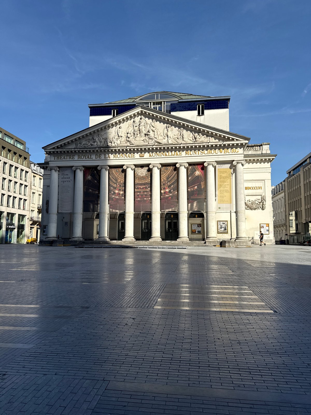 Sunny afternoon stroll through Brussels city center