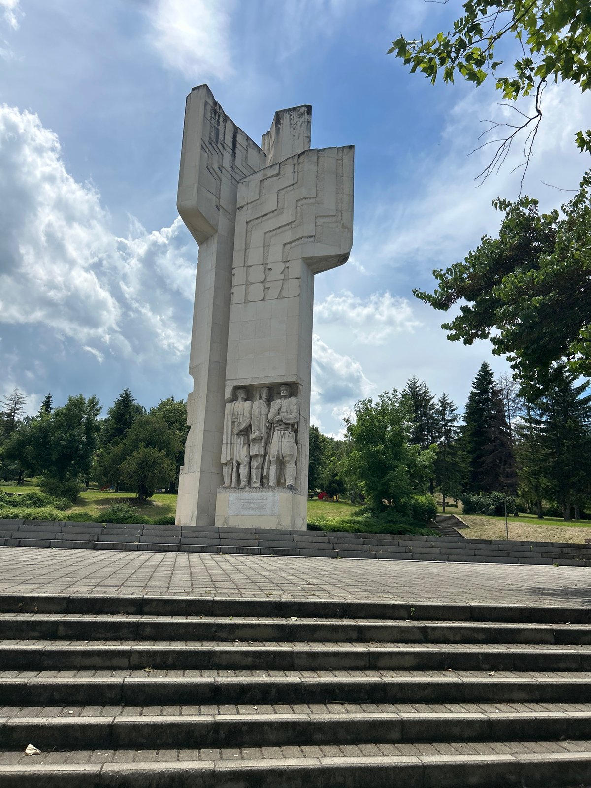 Morning drive with monument stops and retail detours