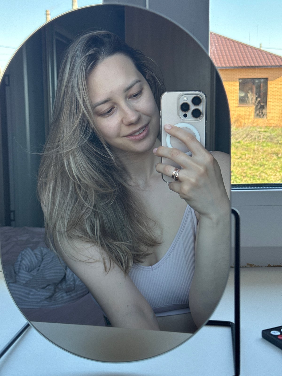 Woman takes late-night selfies in Chaikovsky, Russia