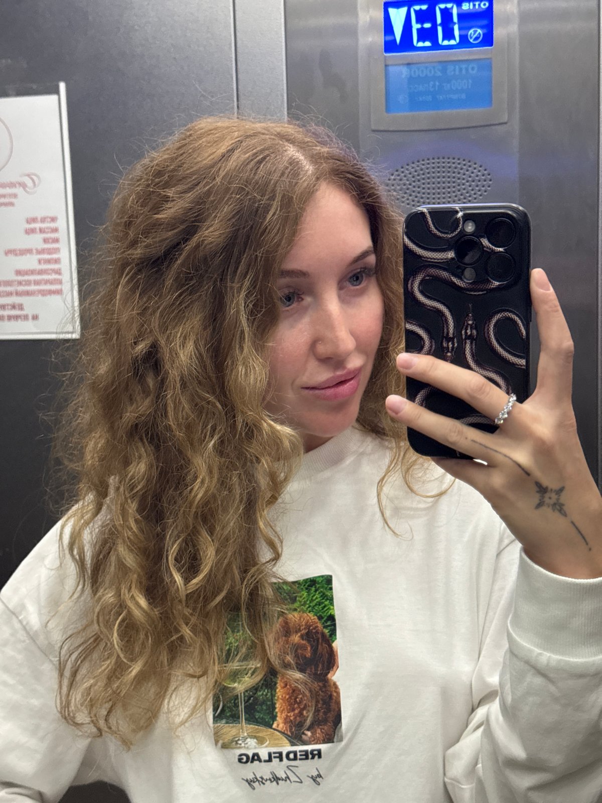 Elevator selfie moment in Chaikovsky, Russia