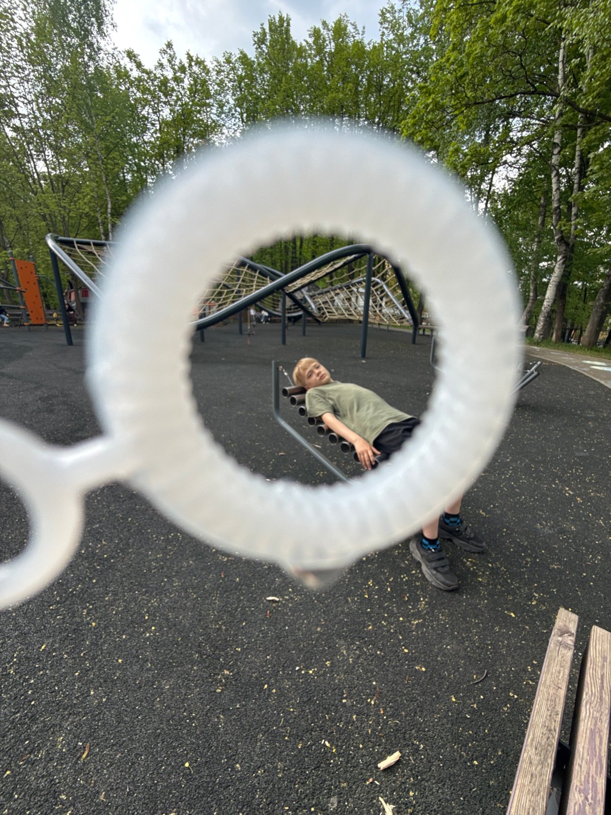 Afternoon park activities documented in Dmitrov, Russia