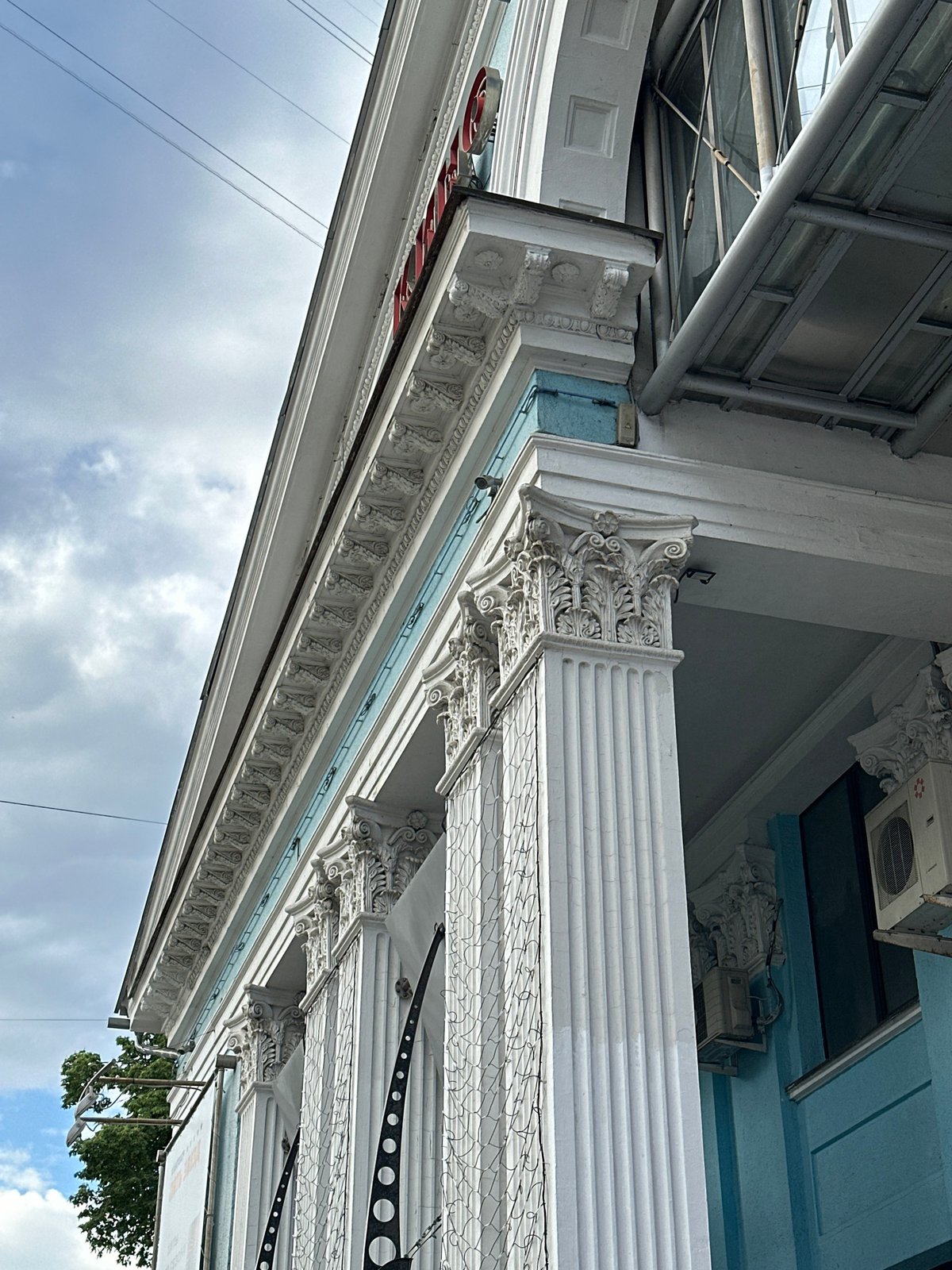 Moscow building's ornate architecture documented by witness