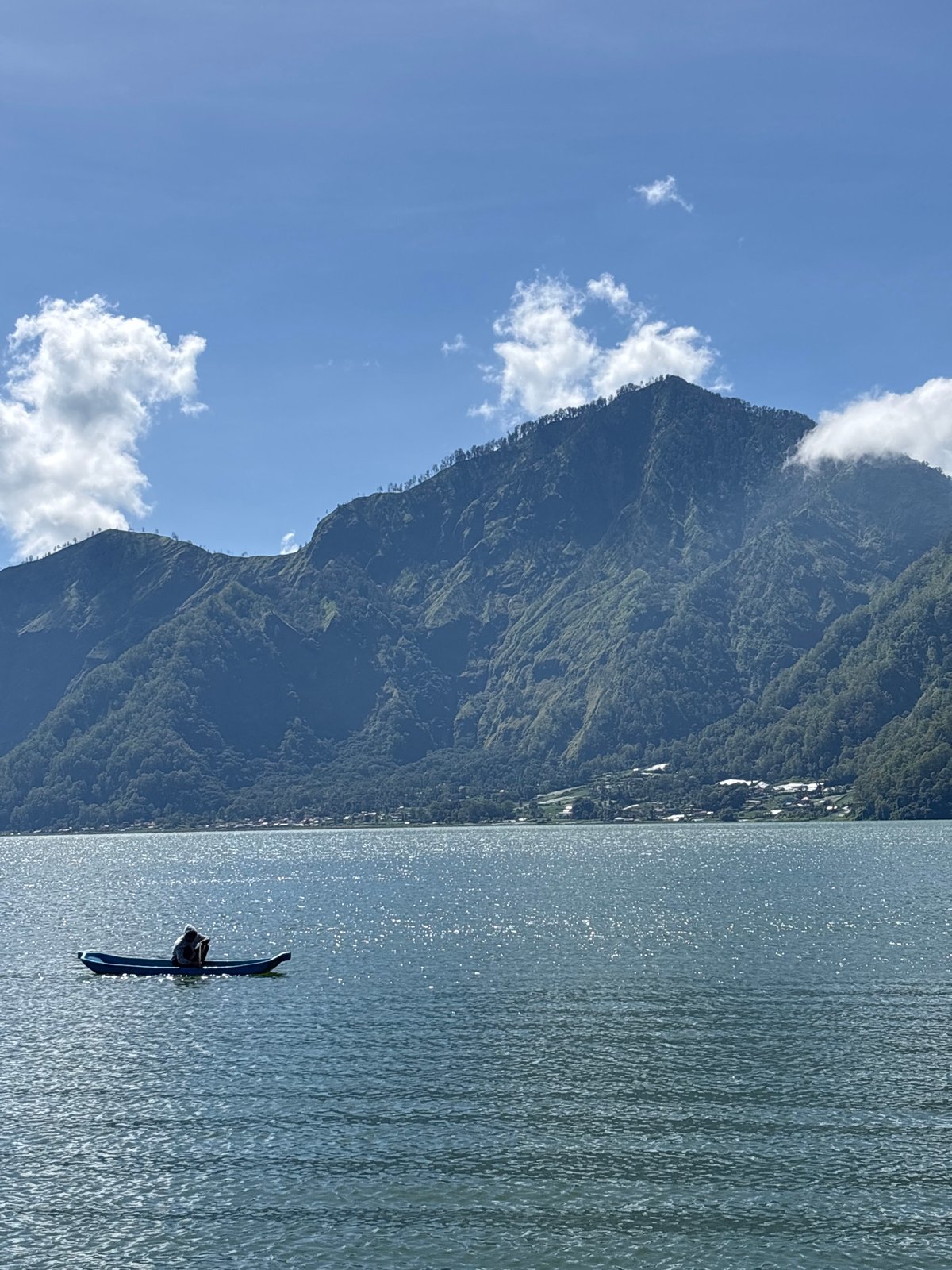 Water sports and leisure activities at Indonesia's Lake Batur