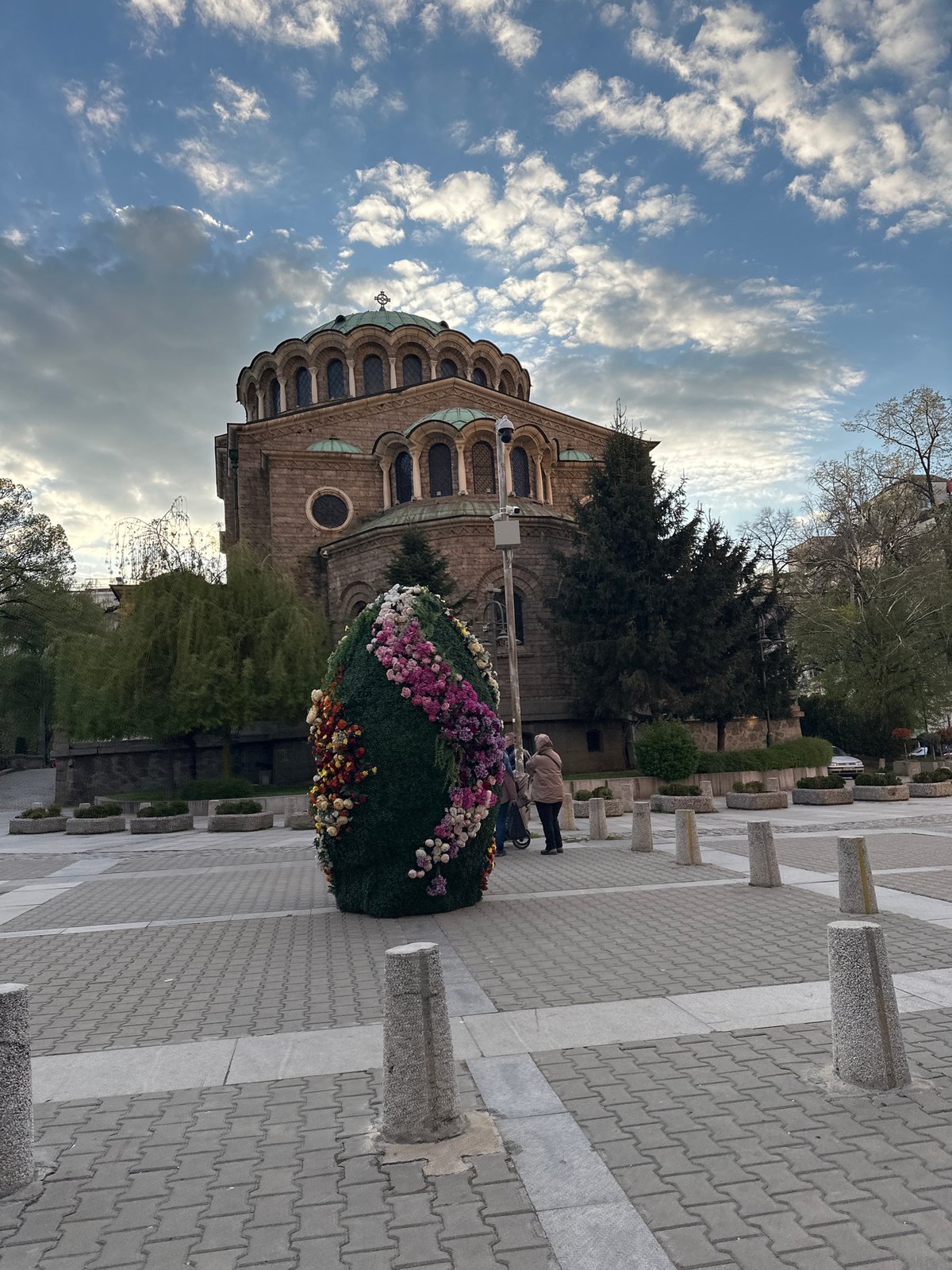 Tourist documents 10-minute walking tour through central Sofia landmarks