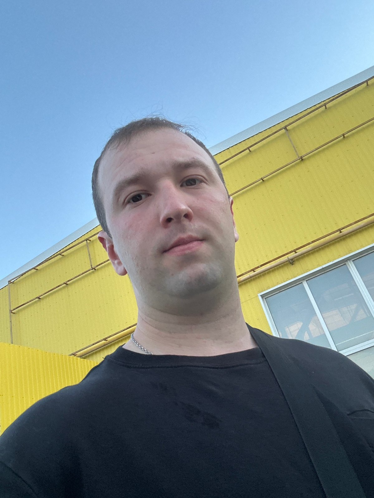 Man takes selfies in car in Chaikovsky, Russia