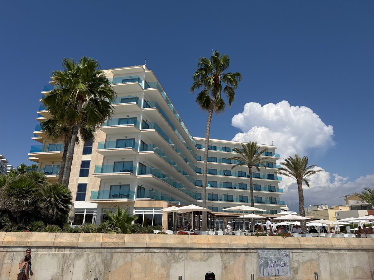 Afternoon on Playa de Palma: beach, promenade, and drinks