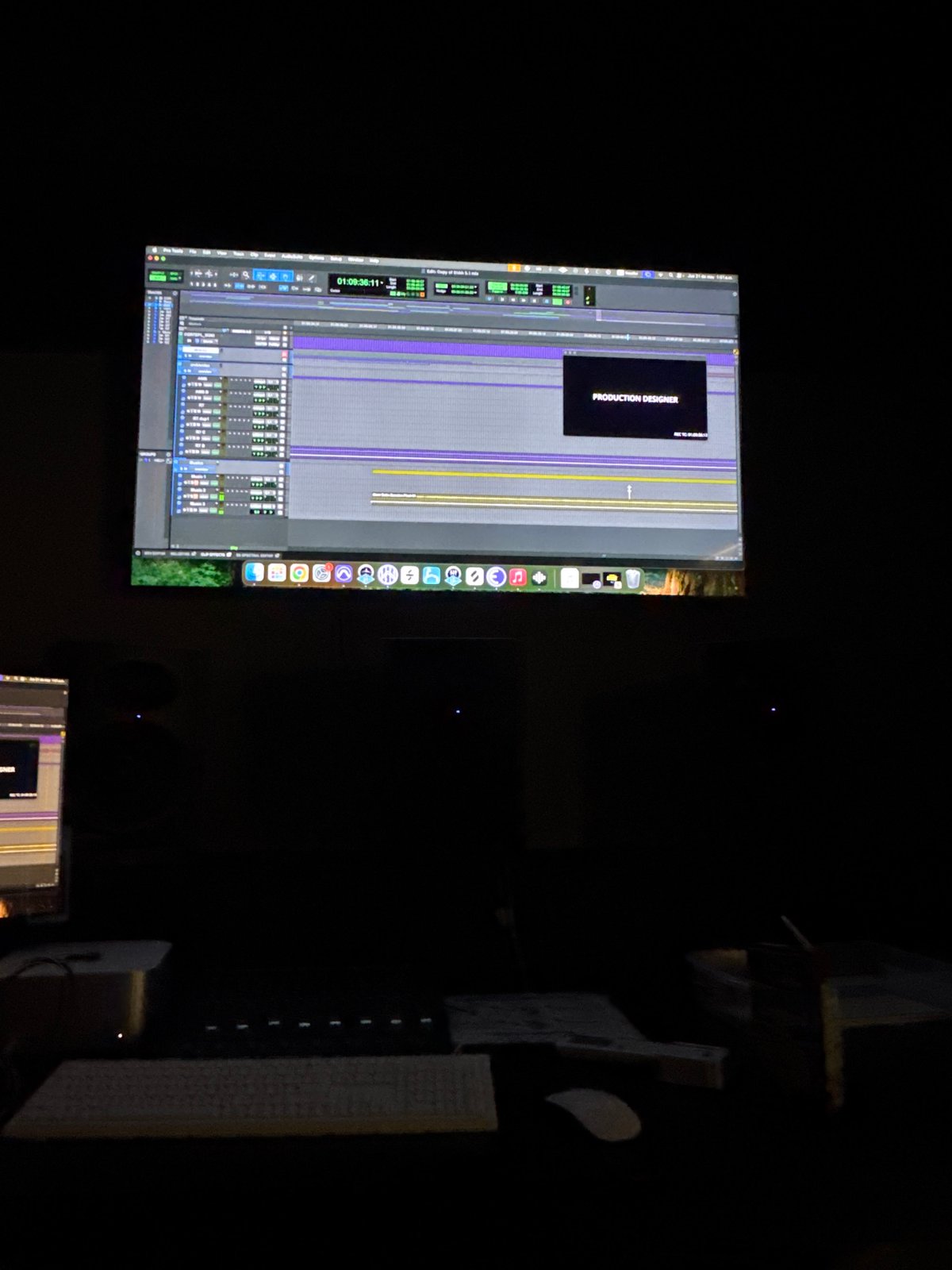 Audio production workspace captured in Mexico City
