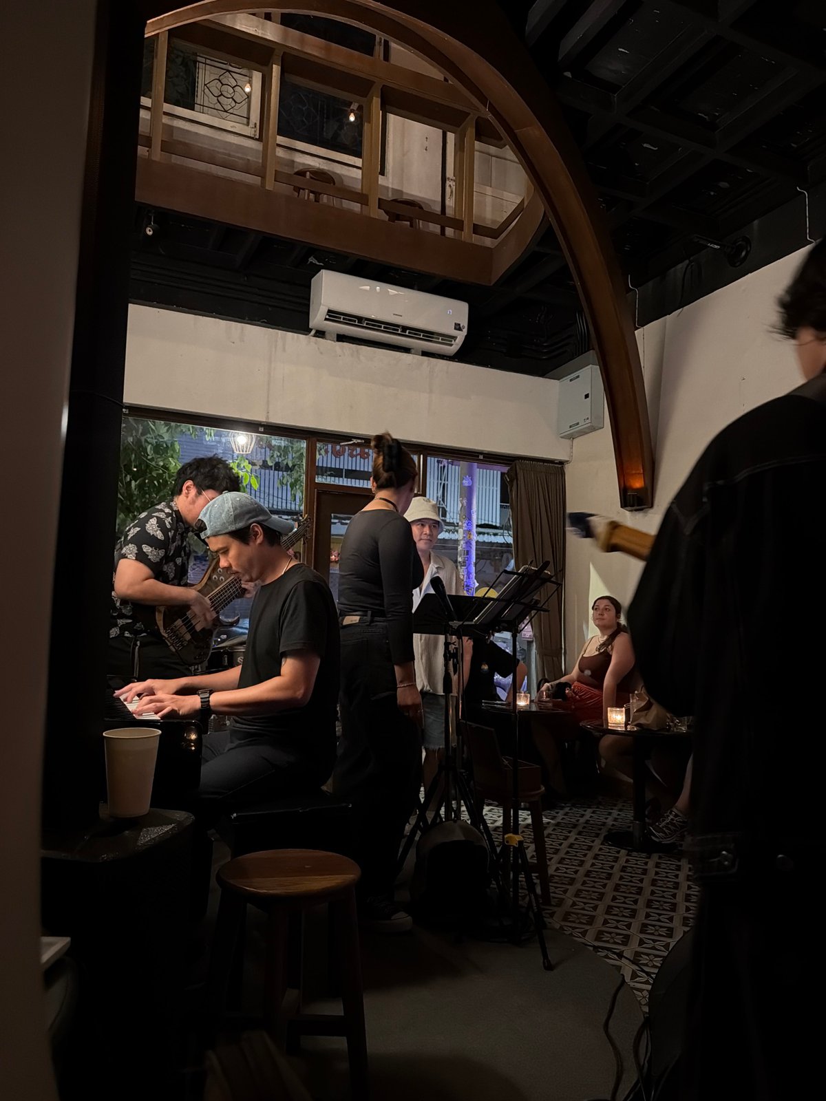 Live band performs intimate set at Chiang Mai venue