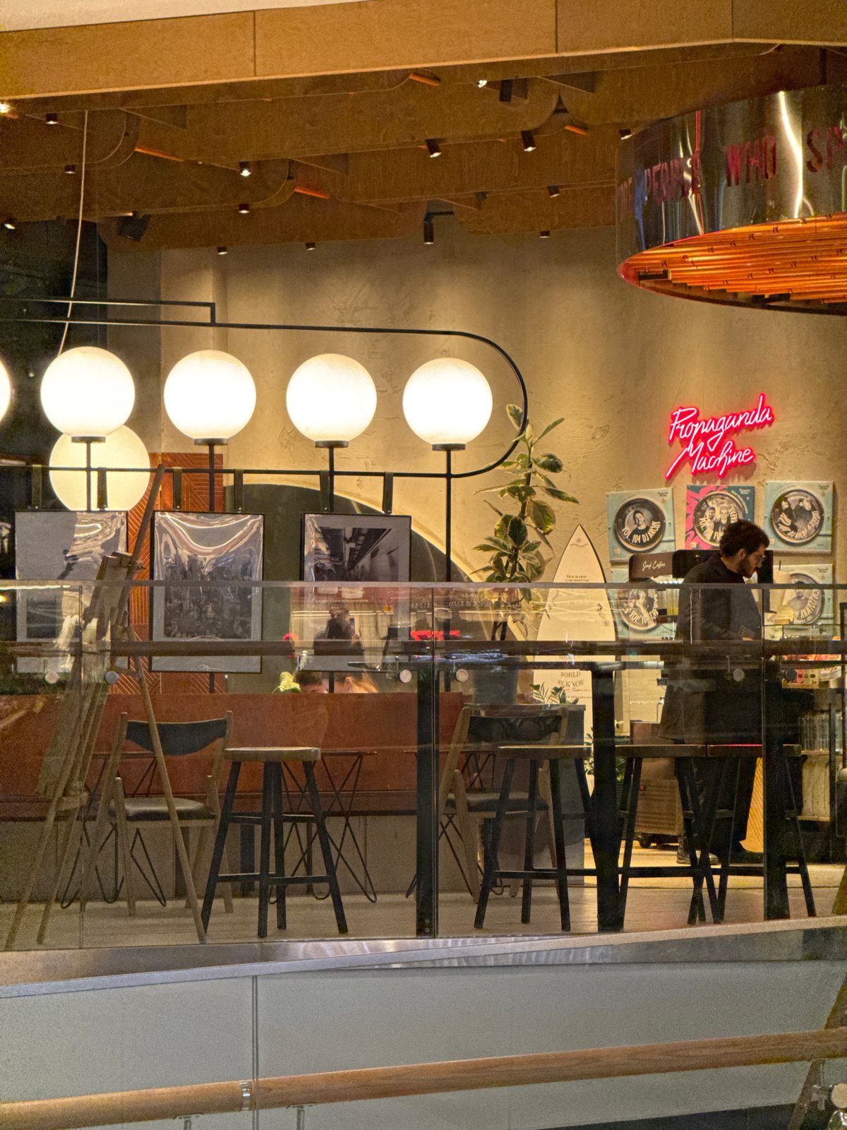 Moscow evening walkthrough captures restaurants, gym, water bottles, food items