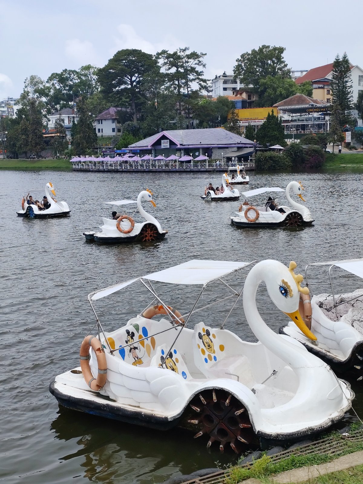 Early morning recreation observed on Da Lat lake