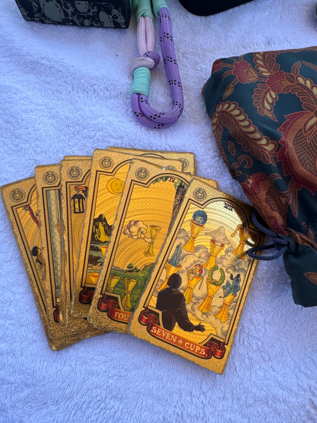 Tarot card reading documented in Đà Nẵng, Vietnam