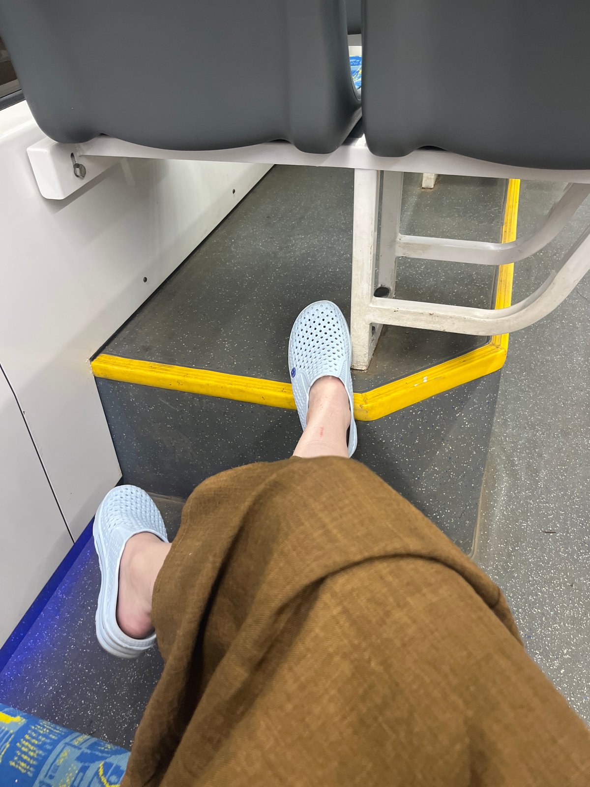 Commuter spotted on Moscow public transport wearing casual attire