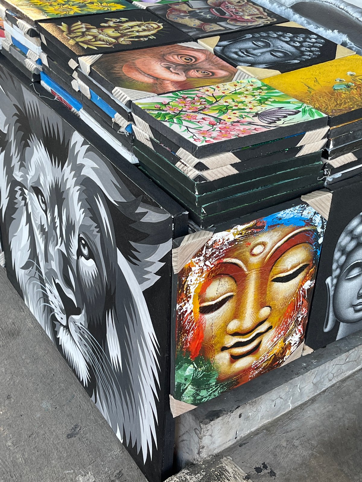 Art market and street scenes documented in Indonesian city