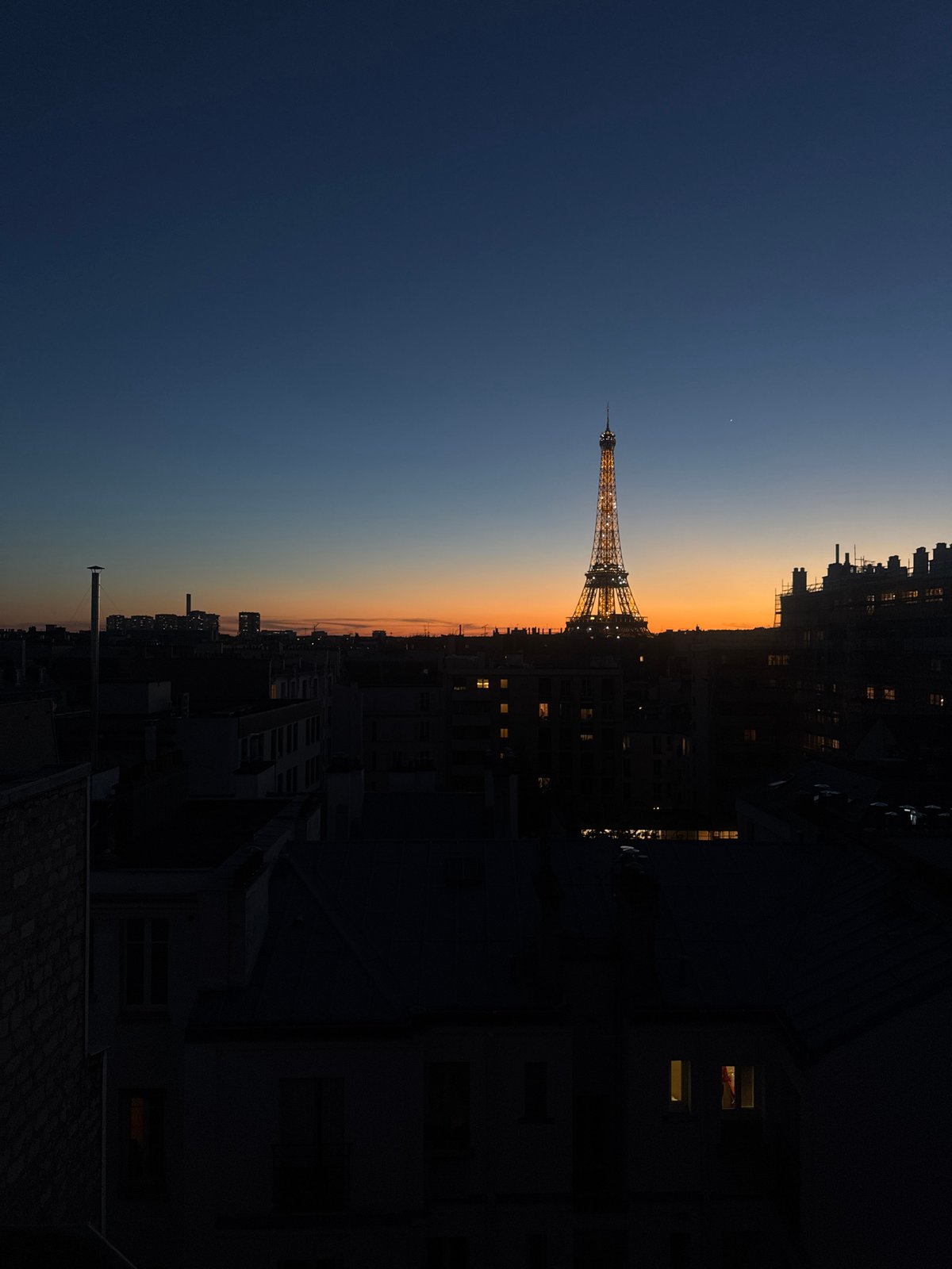 Ordinary Paris street moments documented Tuesday afternoon