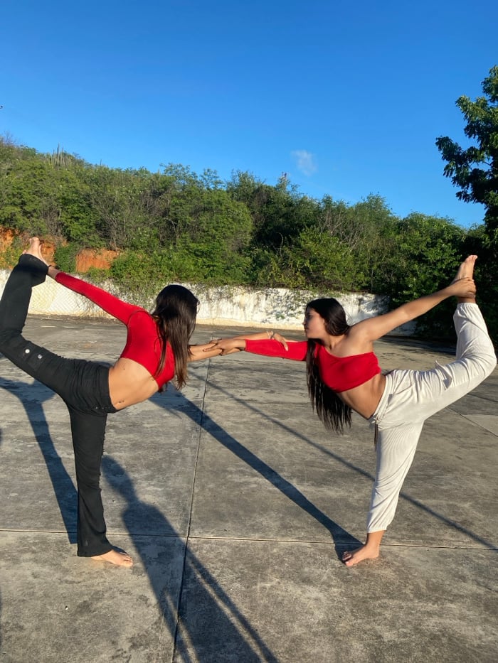 Acrobatic performance group practices in Juan Griego, Venezuela