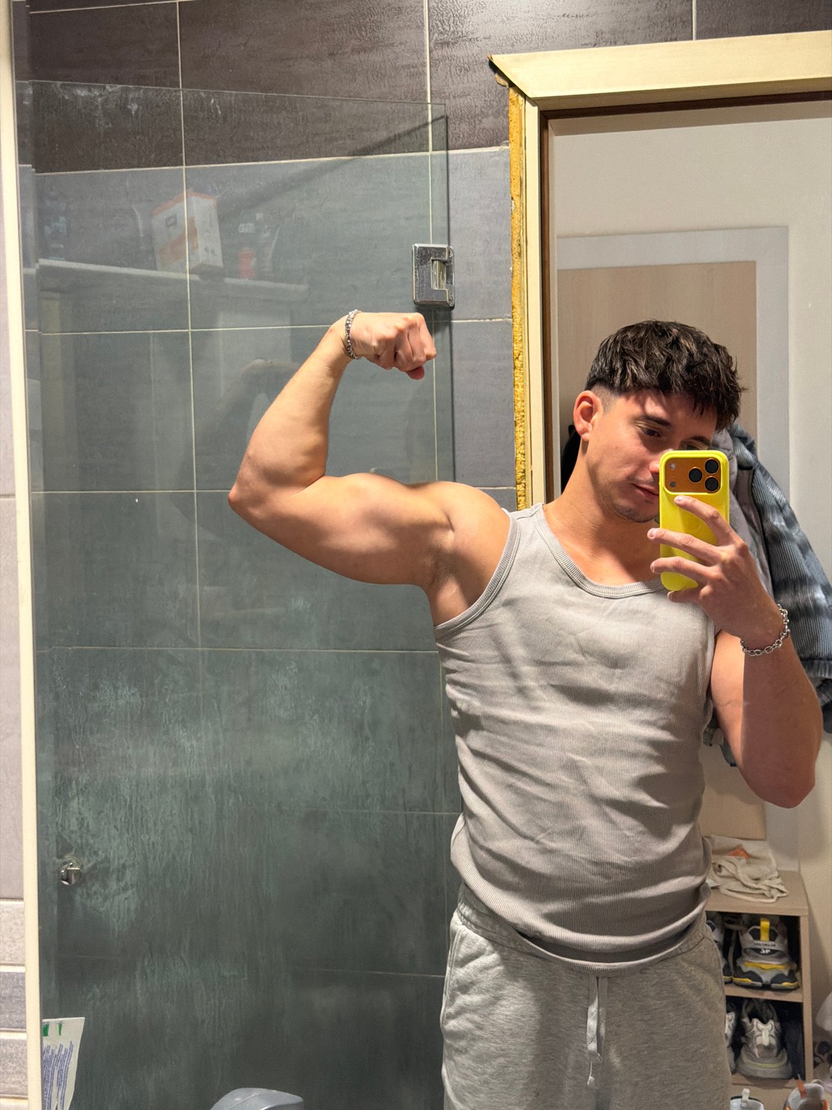 Sofia man documents morning workout routine through mirror selfies