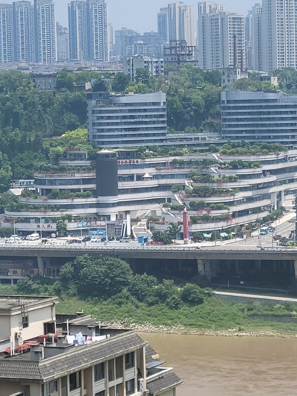 Morning scenes documented across Shapingba District, Chongqing