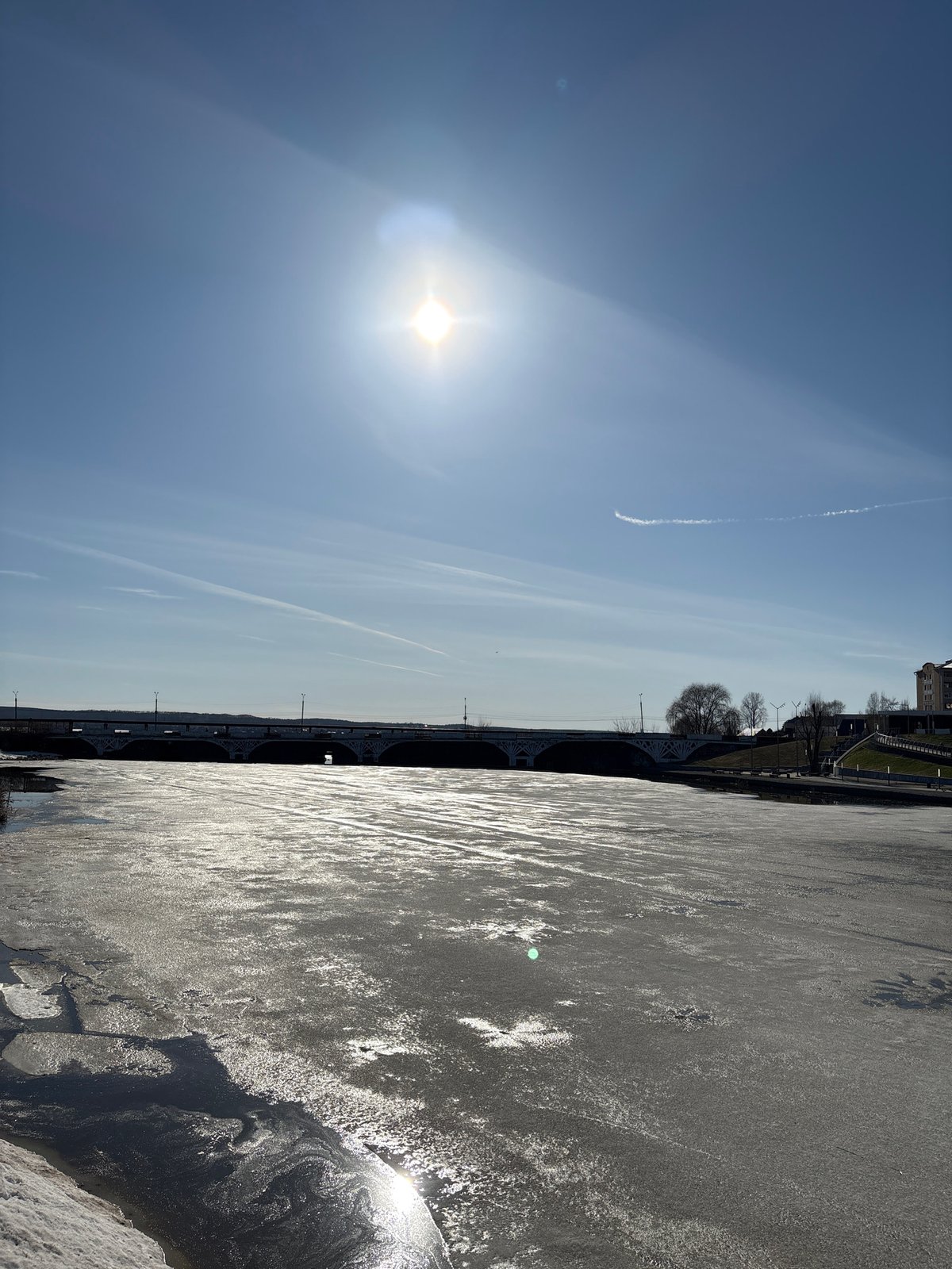 Spring day moments captured across Votkinsk during five-minute span