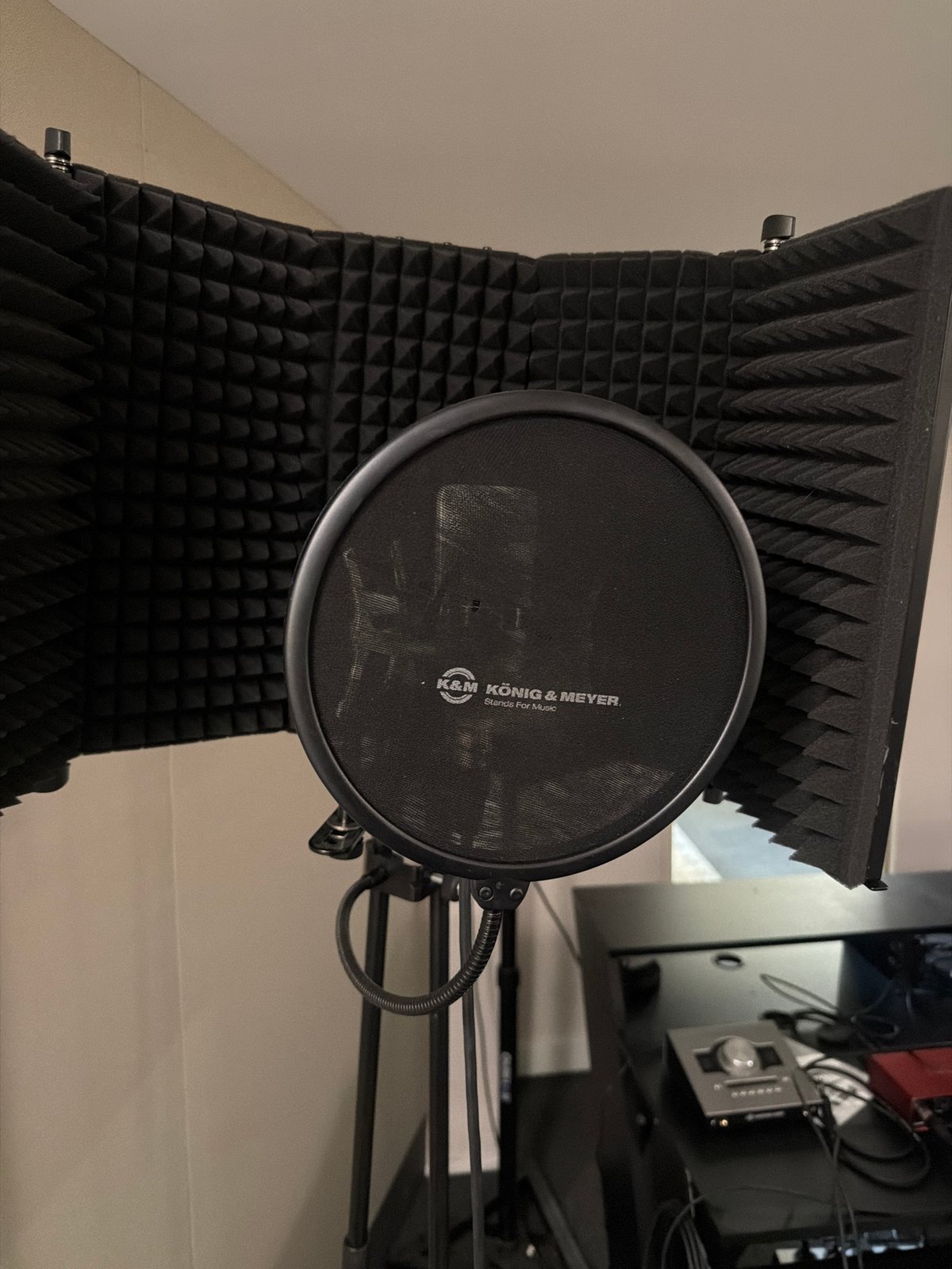 Mic setup and minimal graphic from a Hilversum recording session