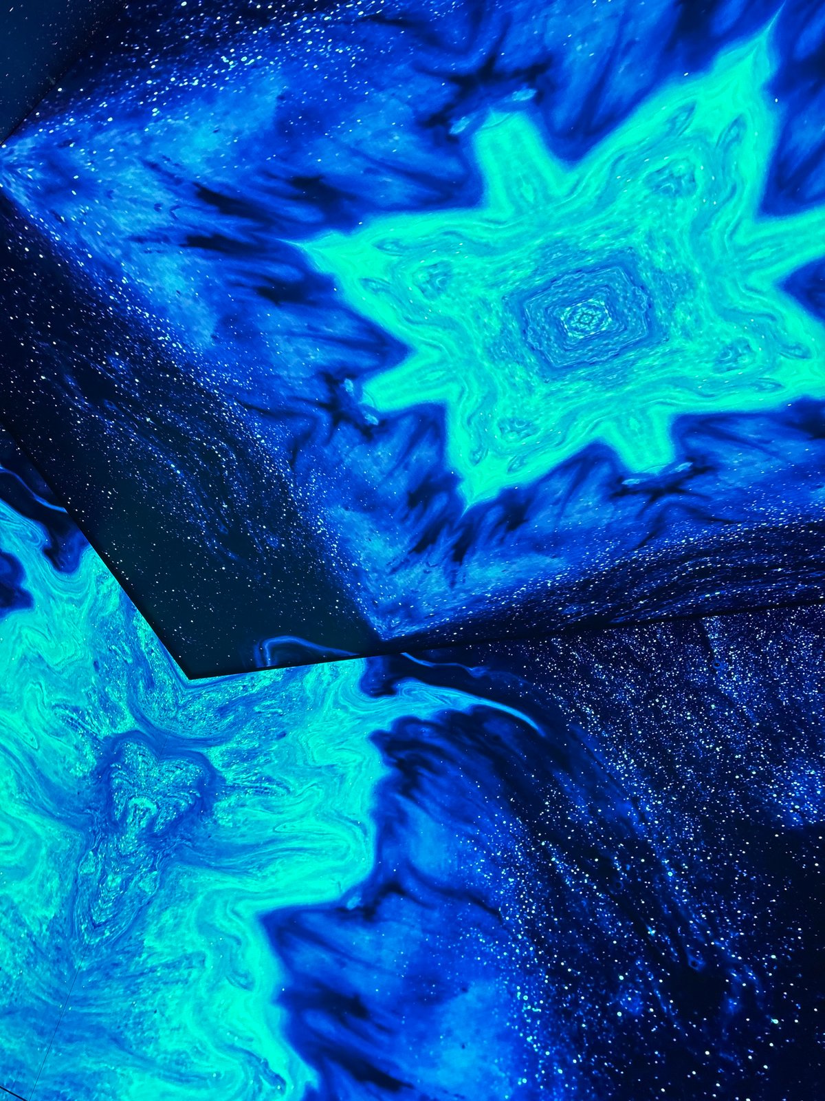 Abstract blue star composition observed in London