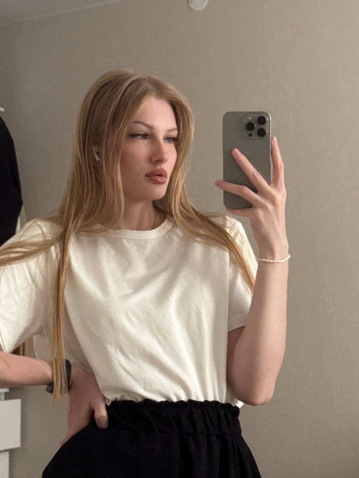Casual indoor selfie session in a Perm apartment