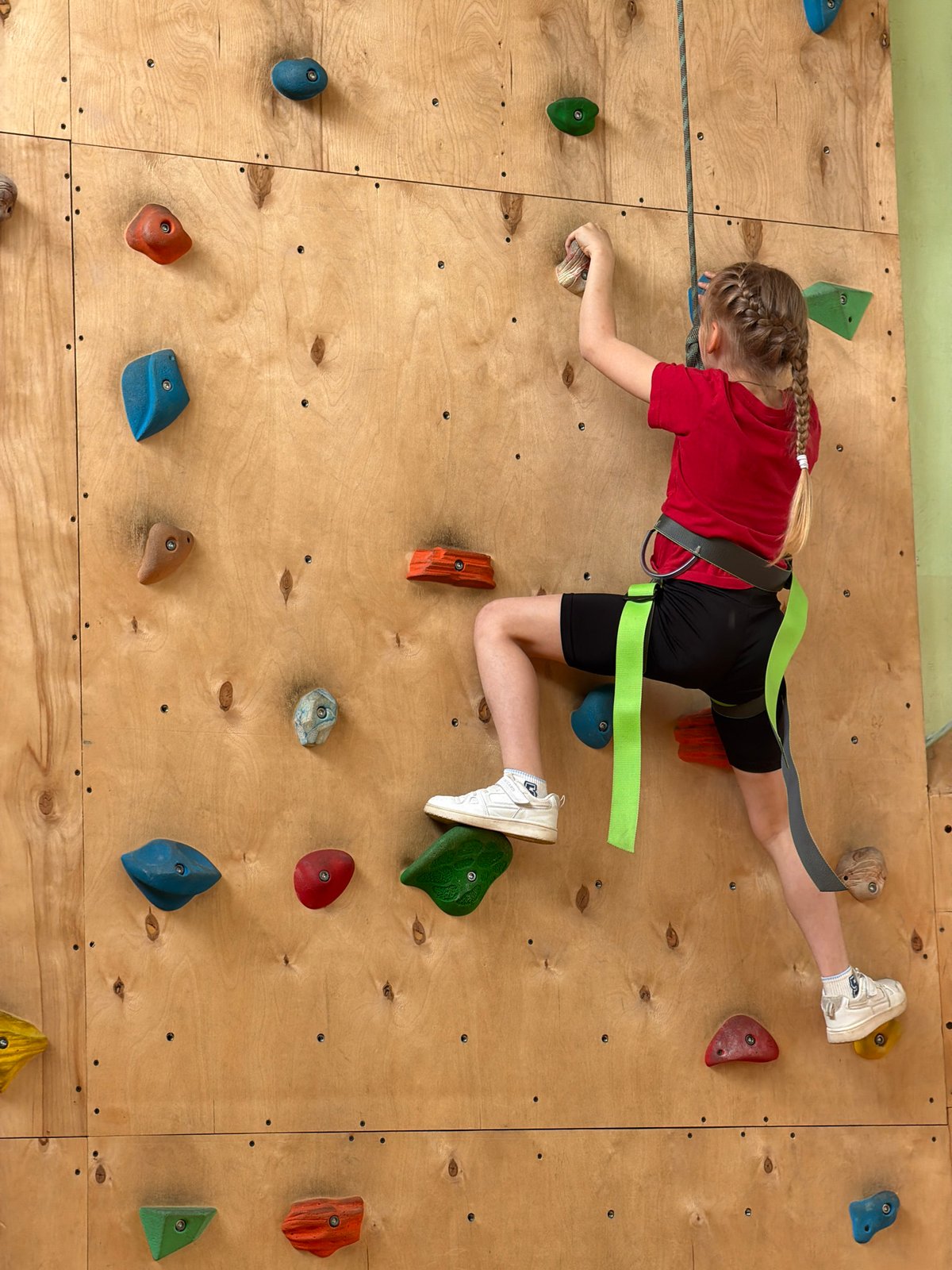 Children enjoy indoor rock climbing session in Izhevsk