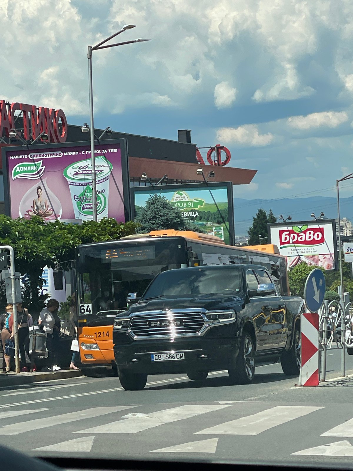 Witness documents routine Sofia traffic during sunny morning commute