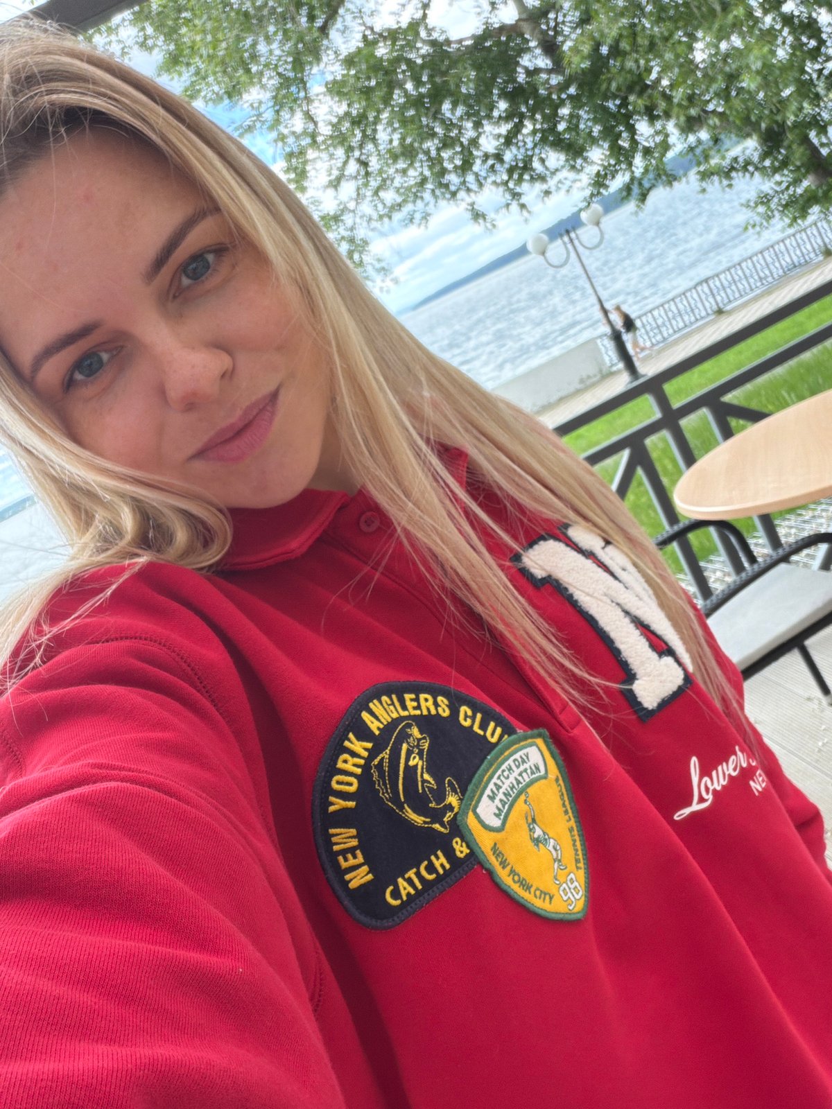 Family outing documented across Votkinsk parks and waterfront